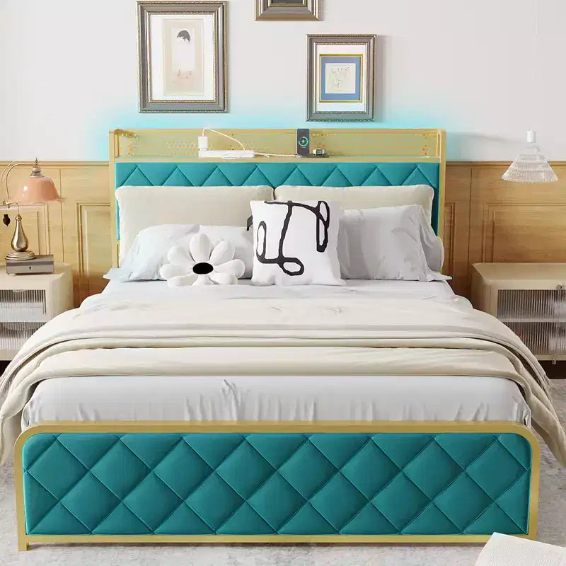 Cadre de lit plateforme King Size avec station de recharge et lumières LED, cadre de lit King avec tête de lit de rangement en velours