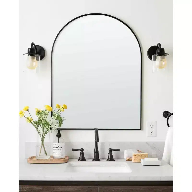 Miroir de courtoisie de salle de bain 39 po avec cadre en métal noir arqué